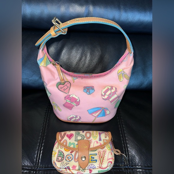Dooney & Bourke Handbags - 💕 Dooney & Bourke Pink Beach Print Hobo Shoulder Bag + Dooney Pouch (Two-Pieces)